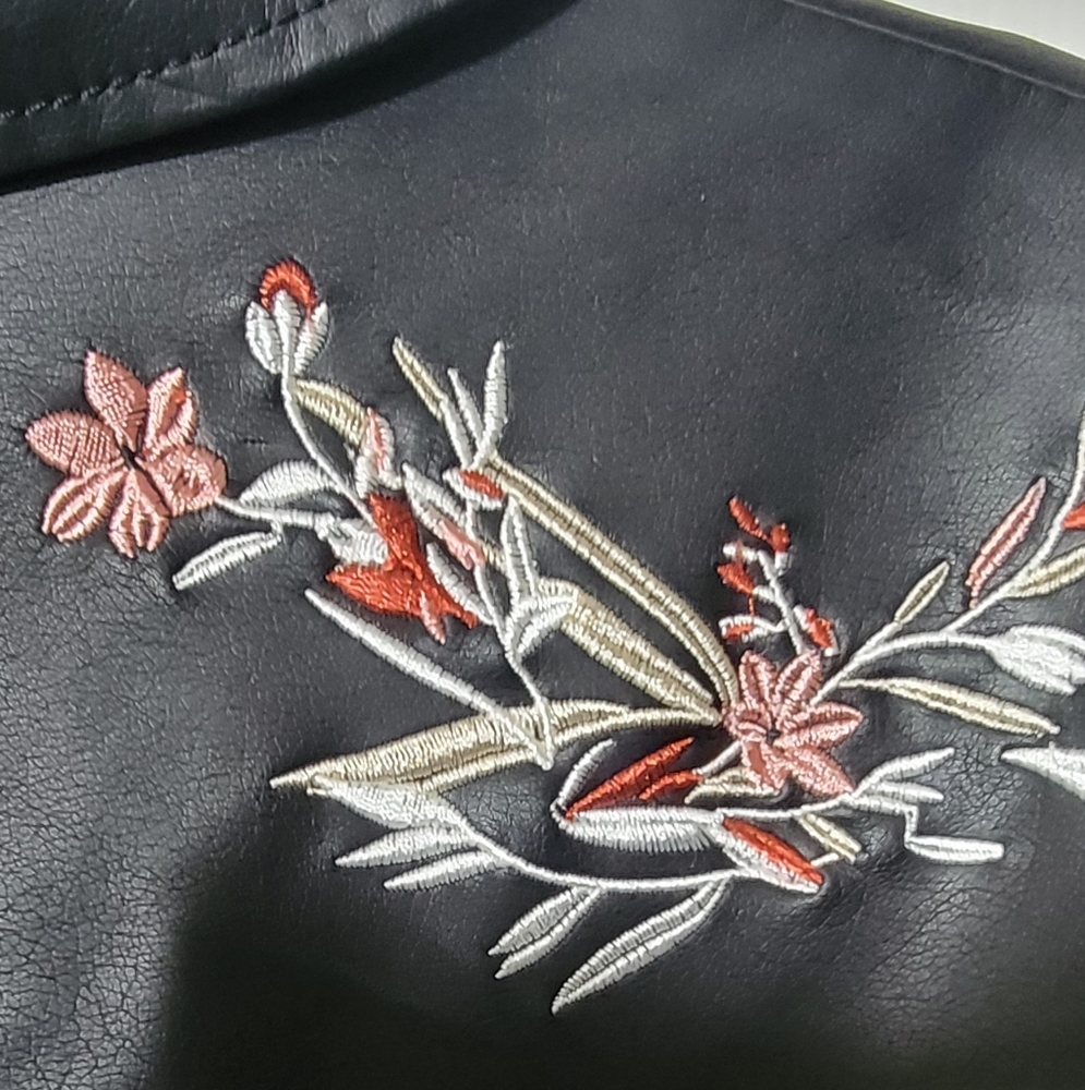 ALFANI embroidered Vegan Leather Coat XL. Floral, Oriental, Animal-friendly🤗 - Picture 6 of 10